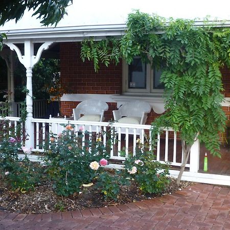 Lakeside Bed & Breakfast Пърт Екстериор снимка