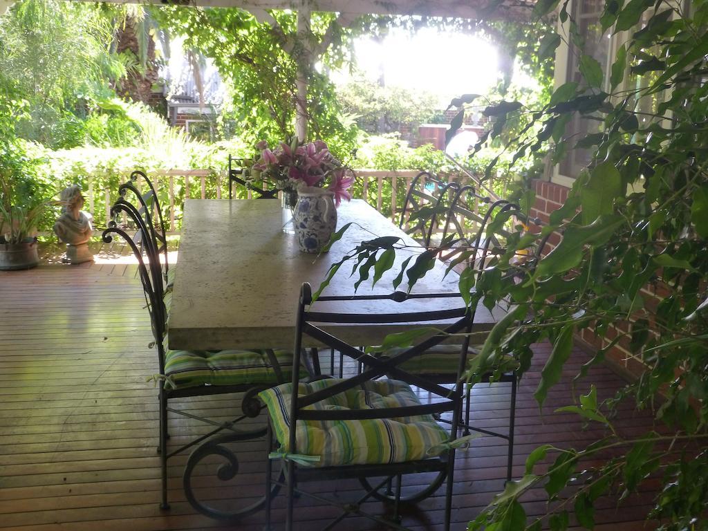Lakeside Bed & Breakfast Пърт Екстериор снимка